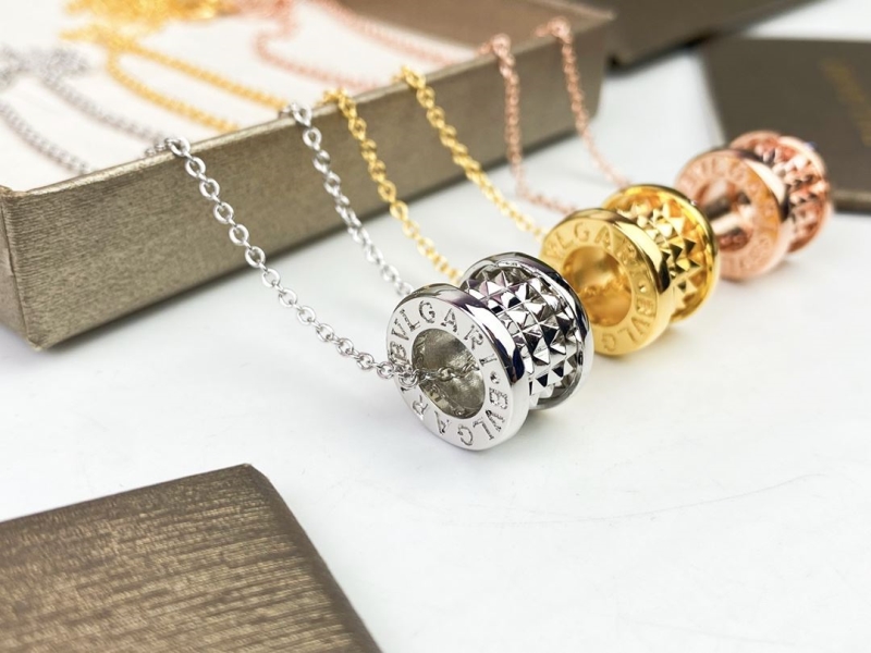 Bv1g*ai necklaces